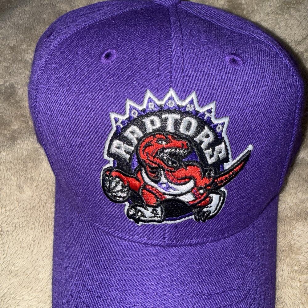 Toronto Raptors Reebok Official NBA Adjustable Hook and Loop hat - Picture 3 of 5